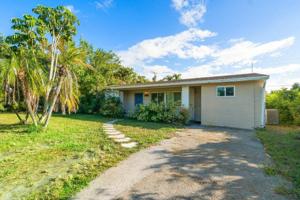 176 SE 27th Way