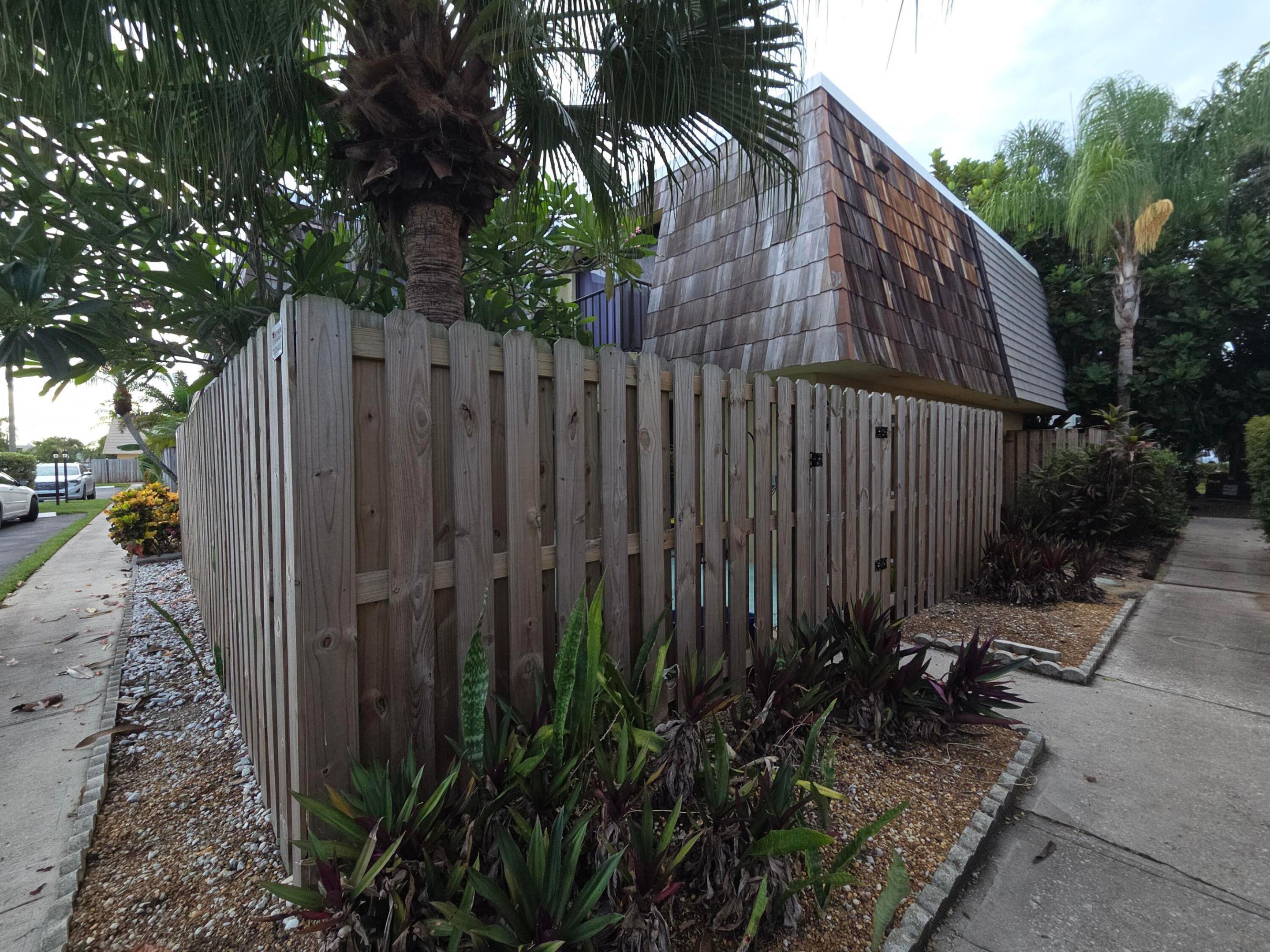 Image 3: Fence