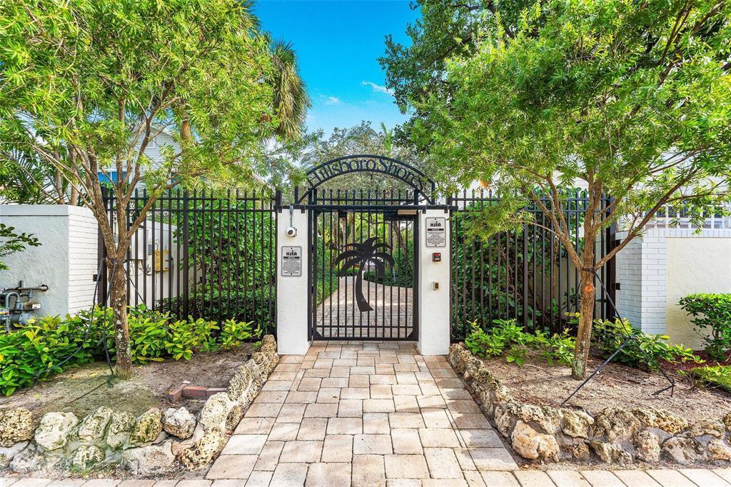 Image 3: Gate for Beach Access