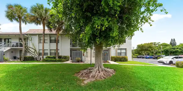 Image 2: 002-105TropicIsleDrive-22-DelrayBeach-FL