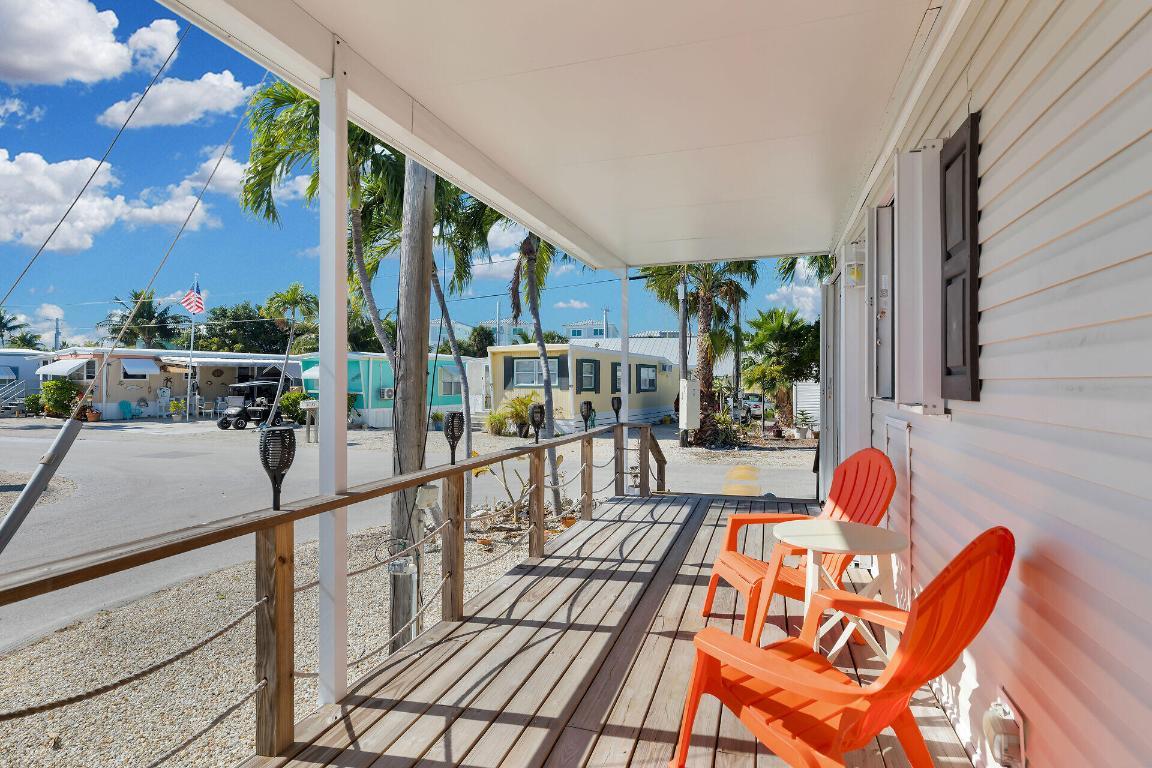 Image 4: Large front porch