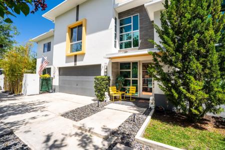 440 NE 17th Avenue