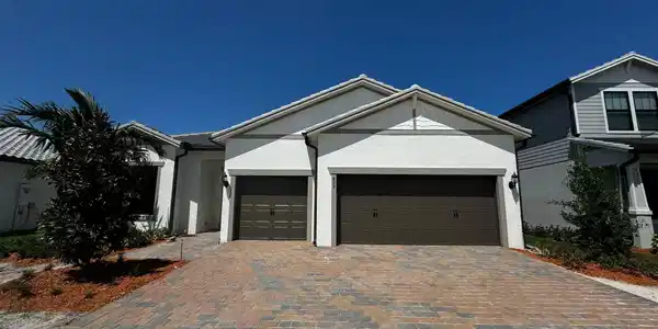 853 SE Courances Drive