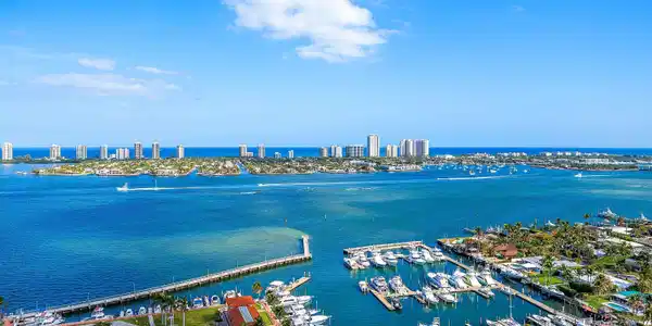 Image 4: EAST VIEW OF MARINA 1