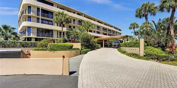 1401 S Ocean Blvd
