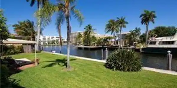 281 Tropic Dr