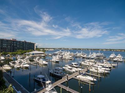 108 Lakeshore Drive