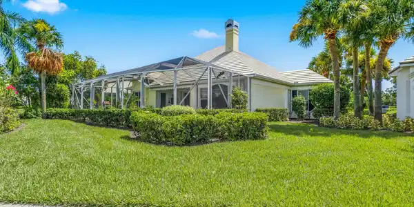 Image 2: 4685 St James Avenue-346