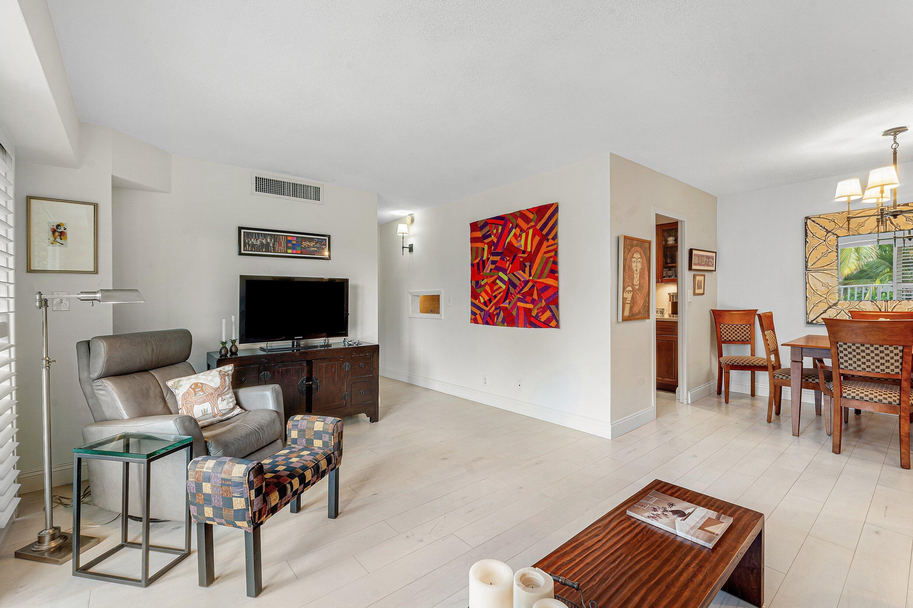 Image 4: 003 Living space