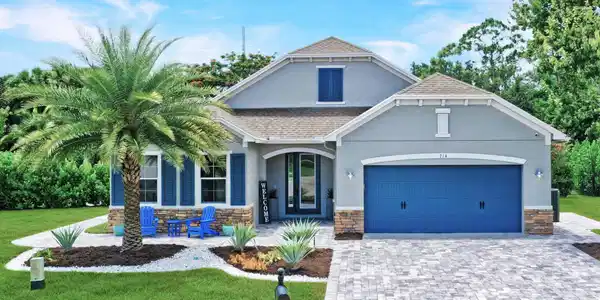 714 SW Goldshine Court