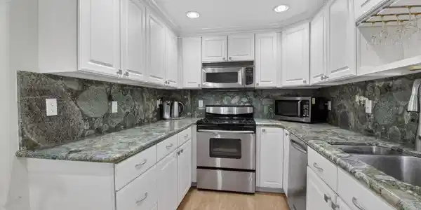 Image 2: Kitchen