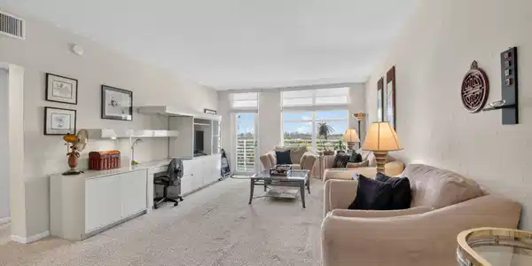 Image 3: Living Area