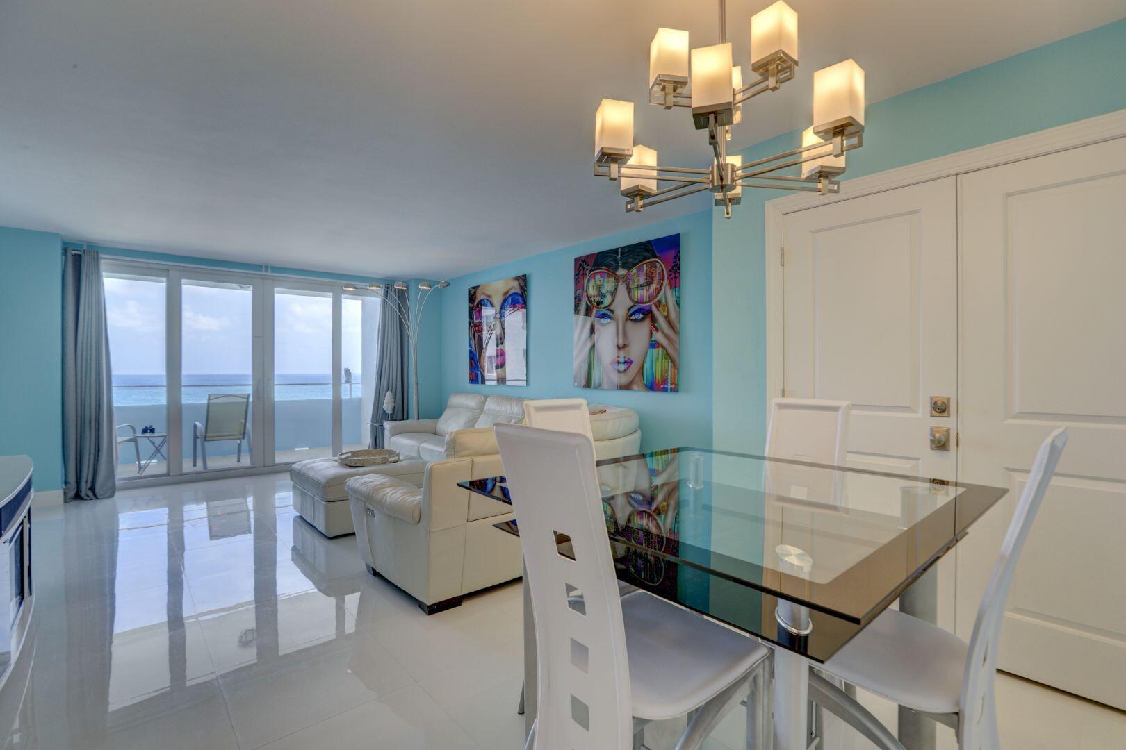 Image 2: Living/Dining Room