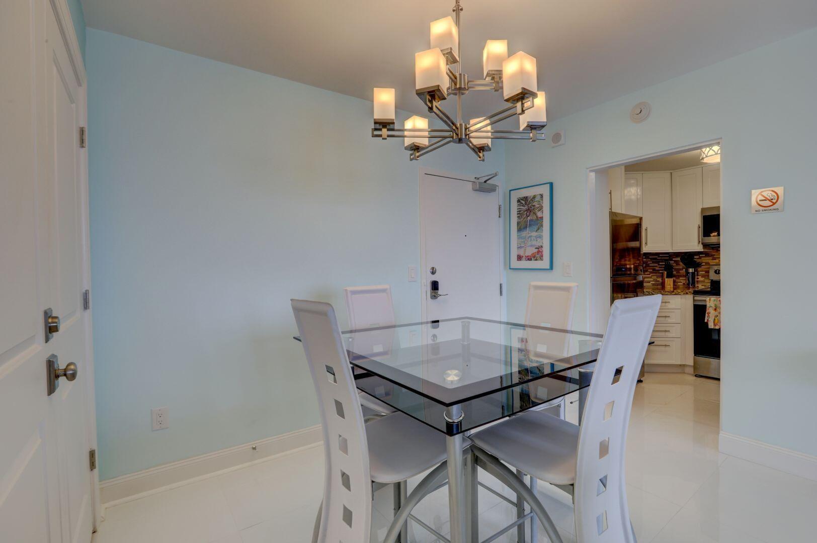 Image 4: Dining Room