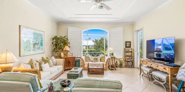 Image 4: 4685 St James Avenue-56