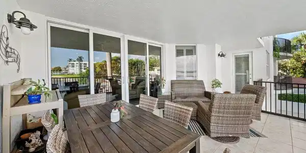 Image 3: 042-2700NFederalHighway-BoyntonBeach-FL-