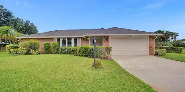 2012 SE Allamanda Drive