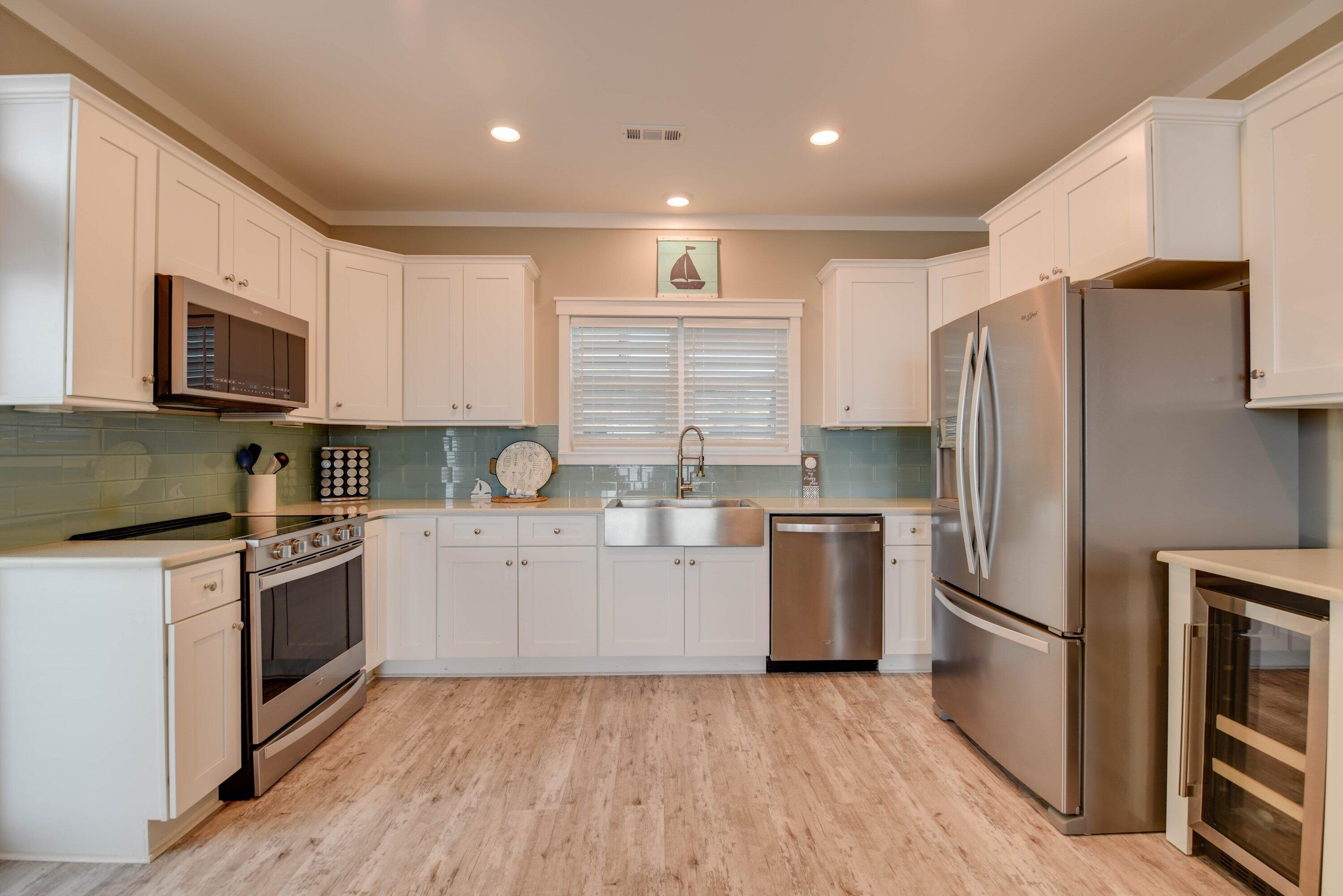 Image 2: Kitchen