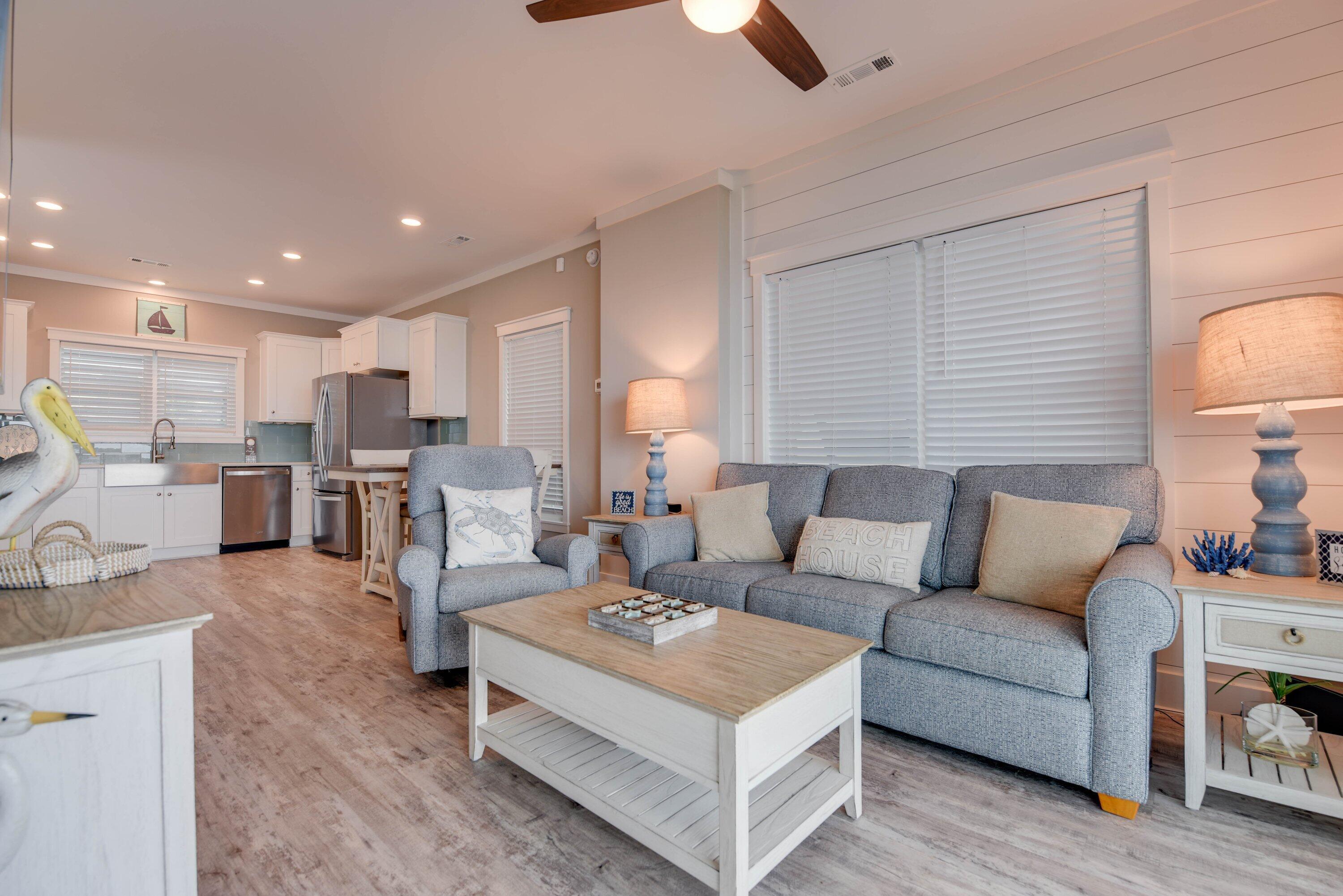 Image 3: Living Room