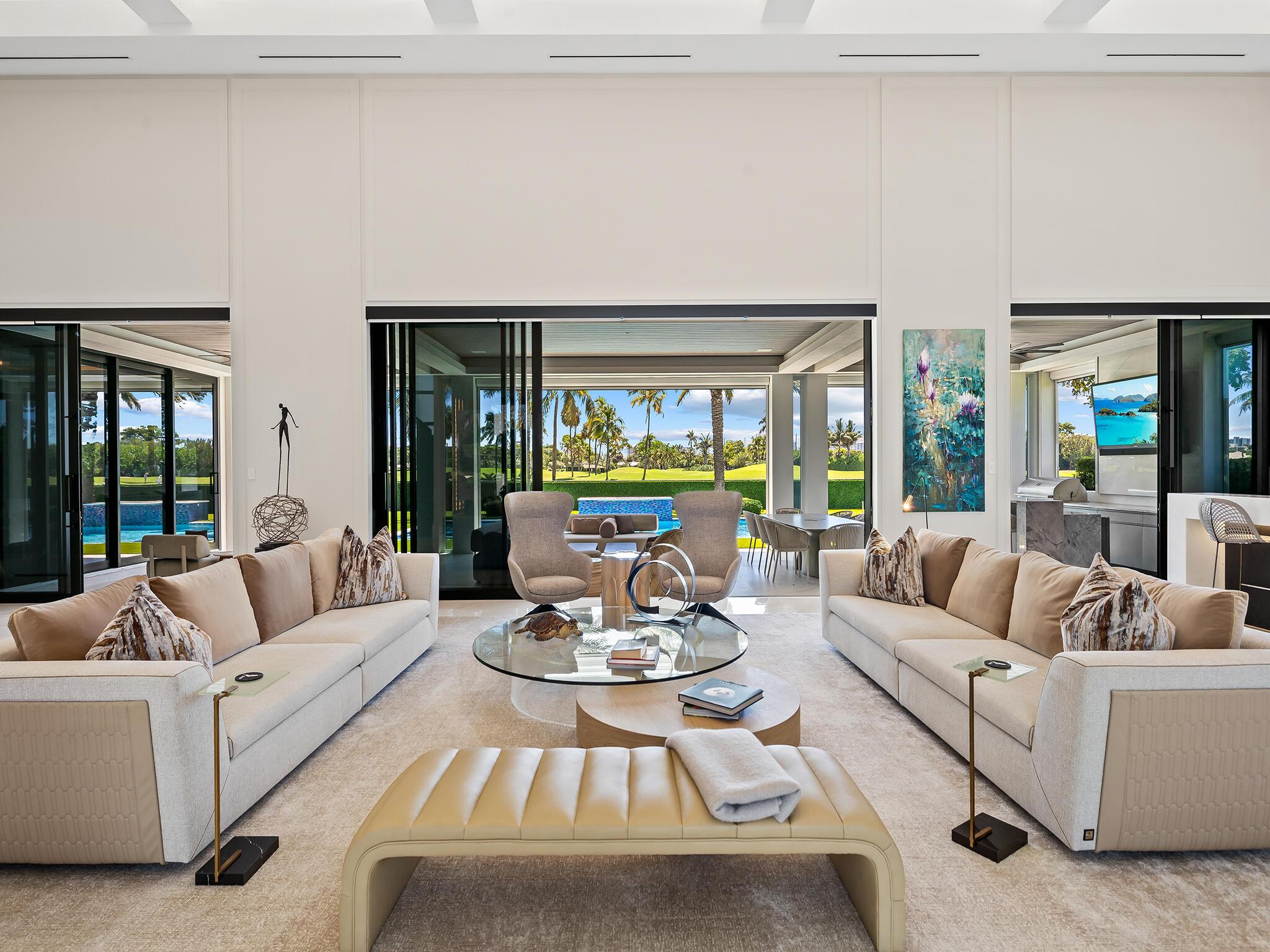 Image 4: Grand Room