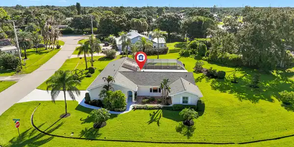 2001 SE Allamanda Drive