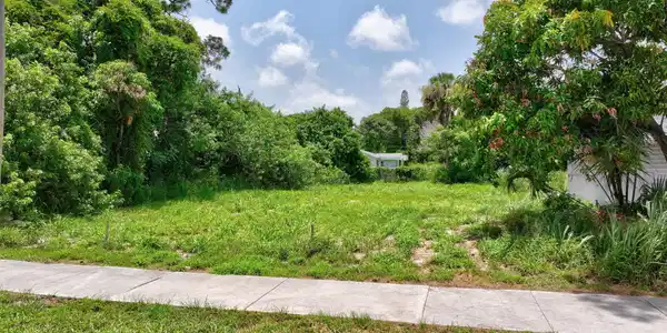 Image 3: 3-web-or-mls-DJI_20260620045737_0001_D_2