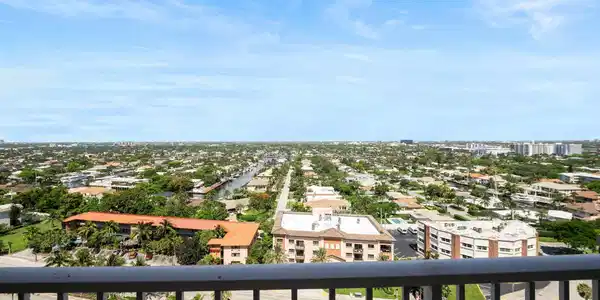 Image 4: City and Intracoastal view from the living room te