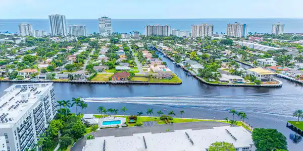 Image 3: Waterfront living with direct intracoastal access,