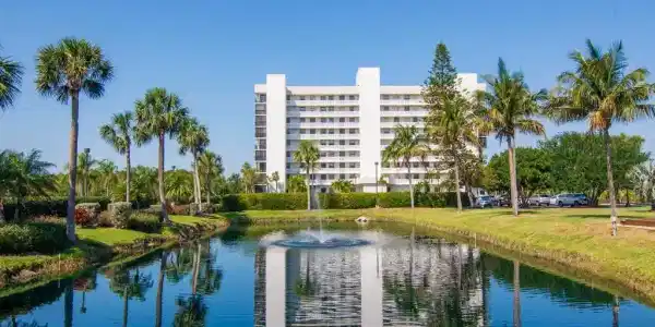 5059 N Highway A1a 206
