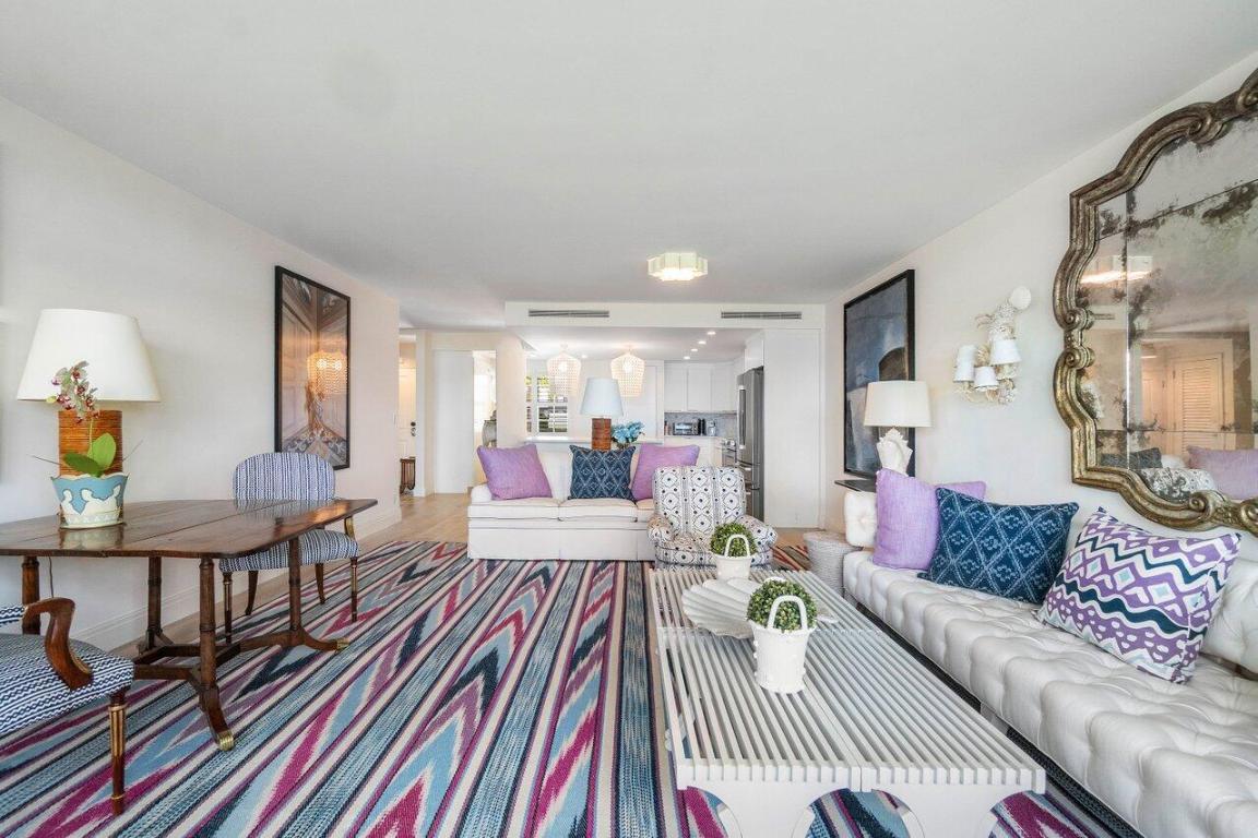 Image 4: Living Room
