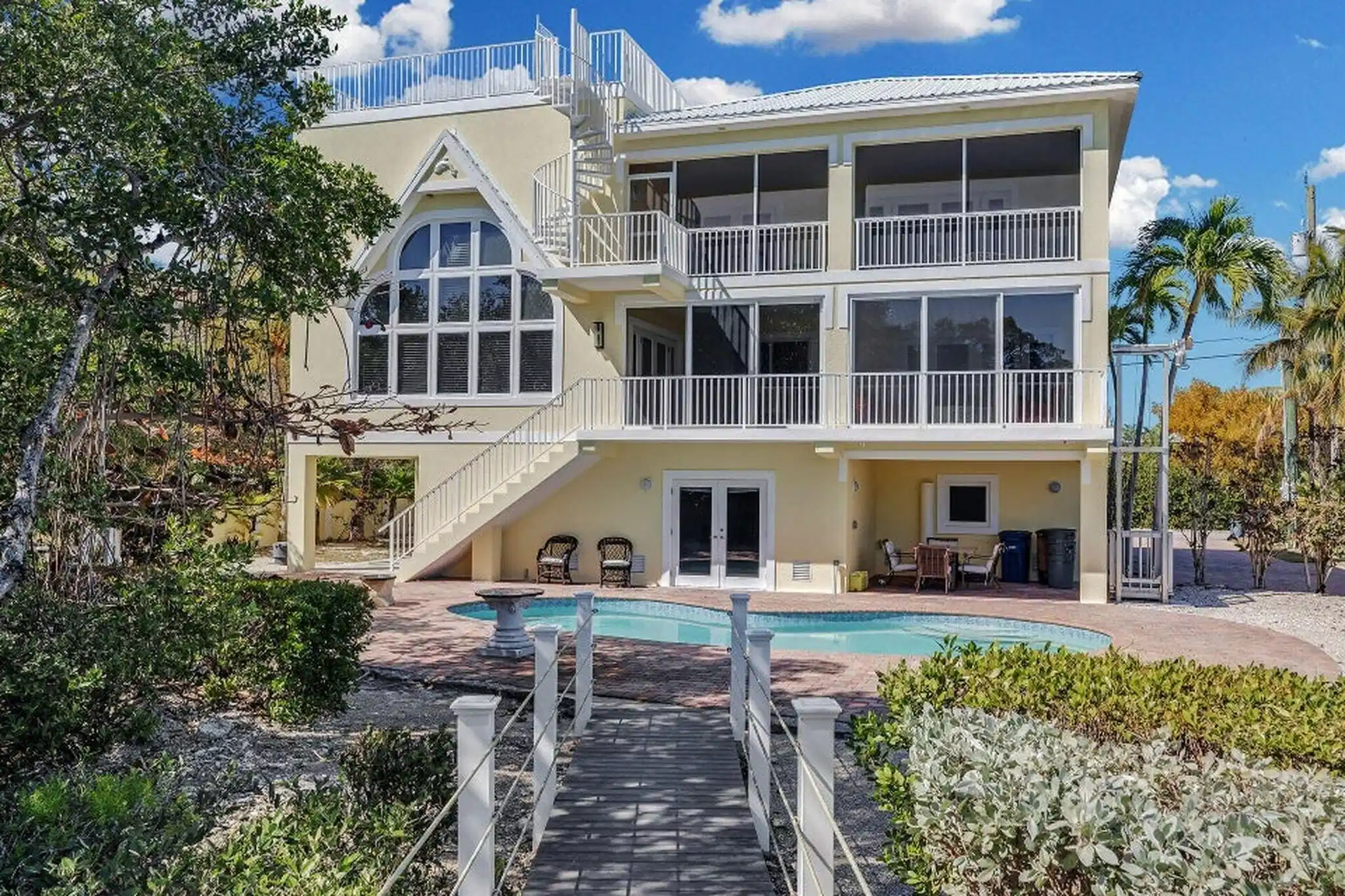 Image 1: 1-Welcome to 205 Stirrup Key Blvd