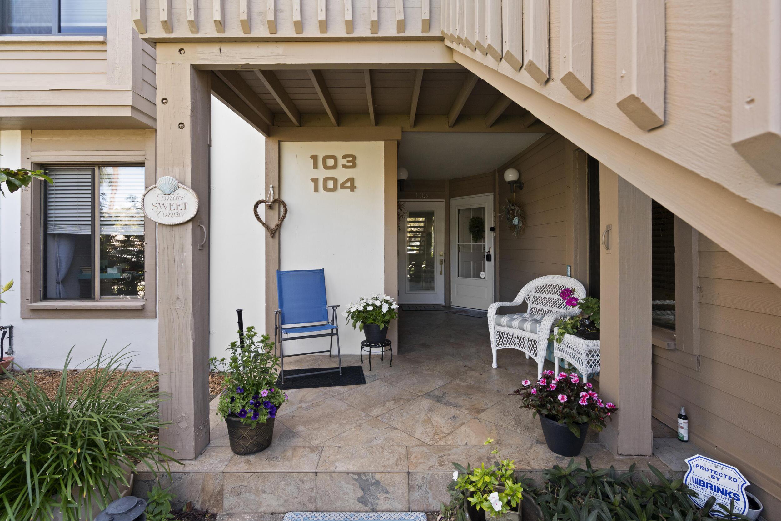 Image 4: Front porch