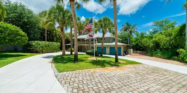 Image 3: 20260520 - 304 SW Indian Groves Dr - MR-