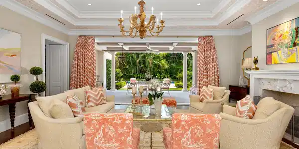 Image 3: Living Room