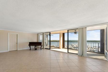 120 Lakeshore Drive