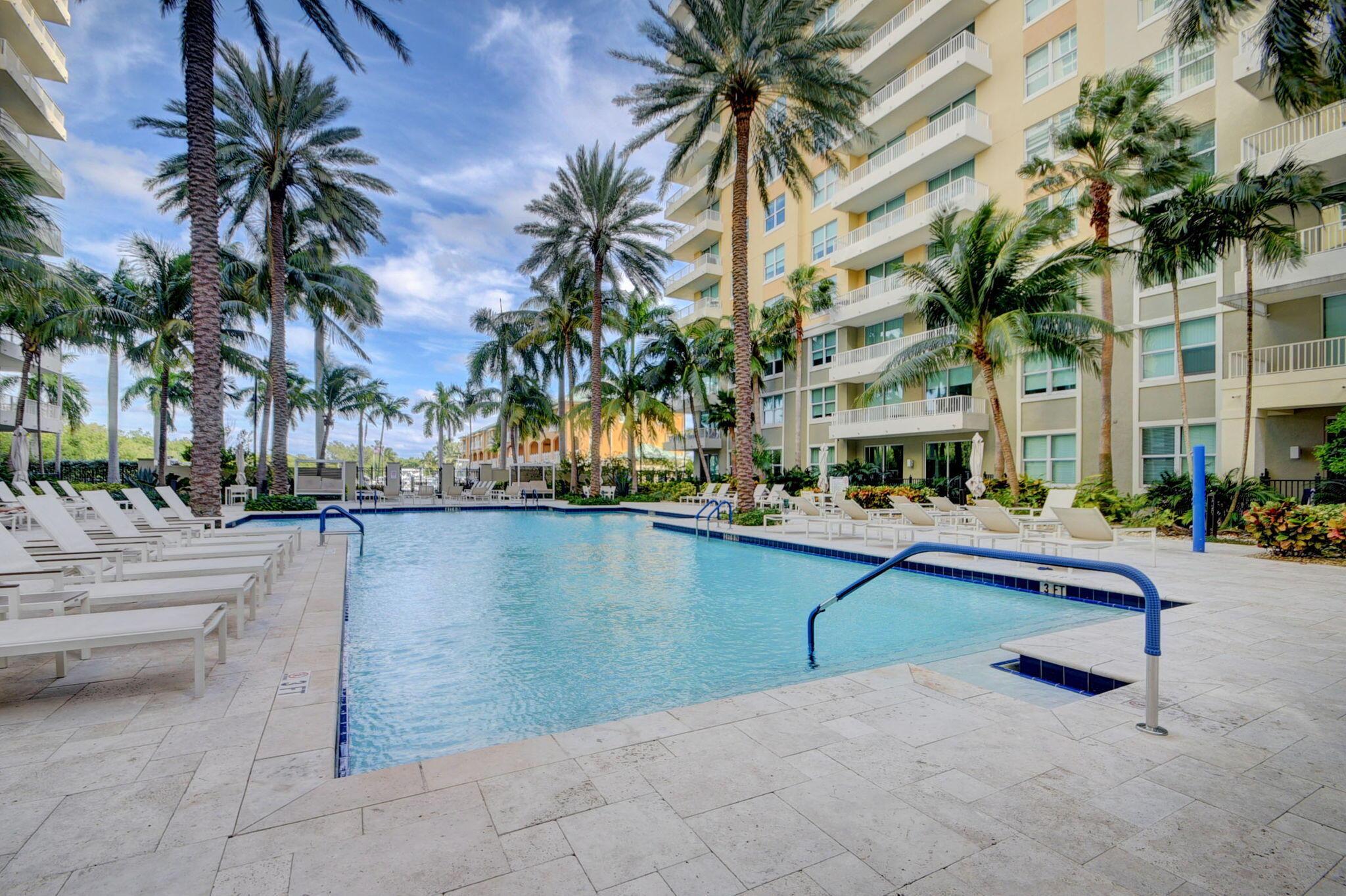 Image 4: Beautiful pool & Patio