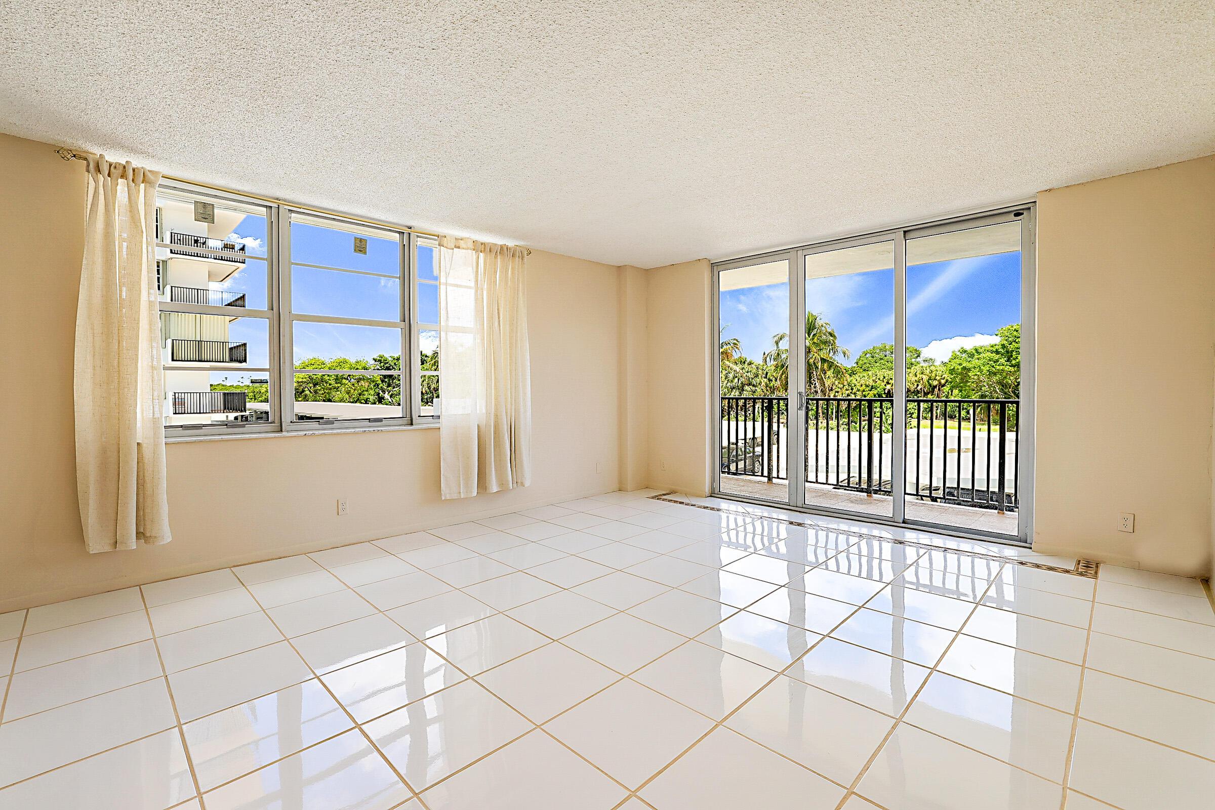 Image 4: 2121 N Ocean Blvd 302 W-1