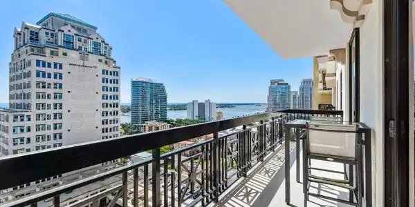 Image 3: 30 foot terrace ocean views!