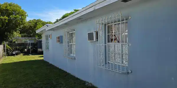 Image 4: 4