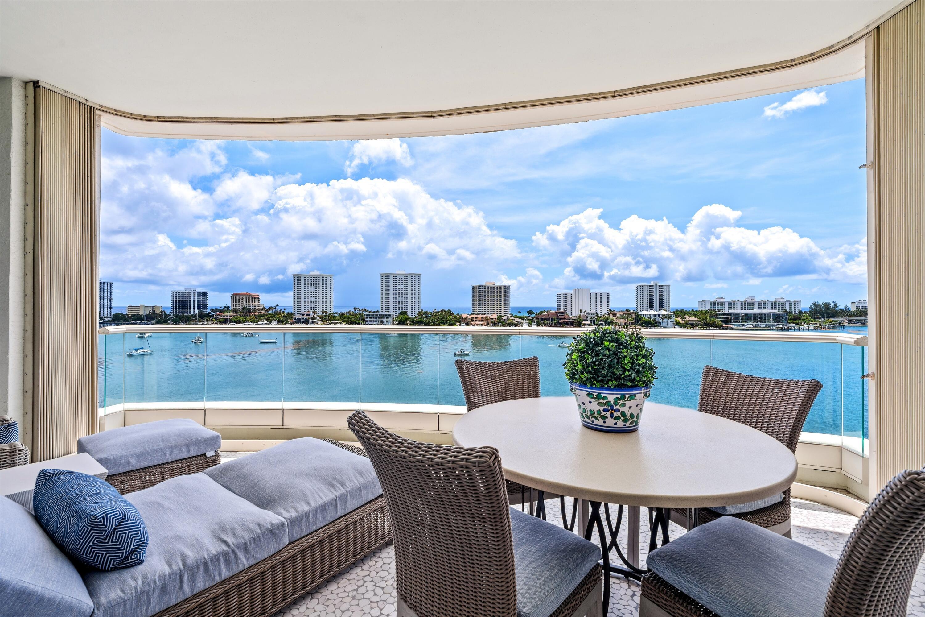 Image 3: WATERFRONT BALCONY