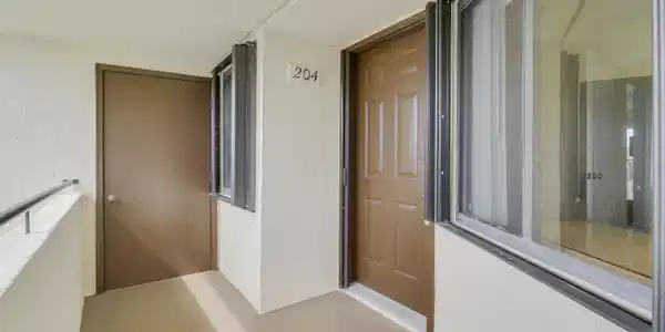 Image 3: Front Entry