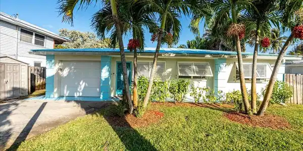 304 Granada St