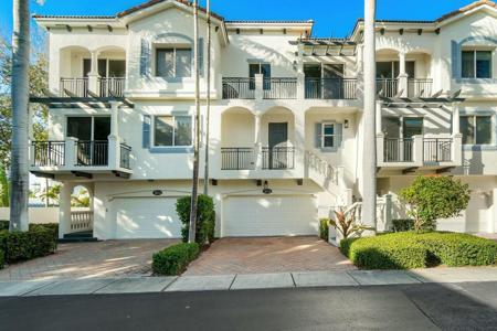 3016 Waterside Circle