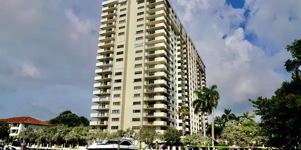 3200 Port Royale Drive N