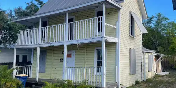 209 Ave D