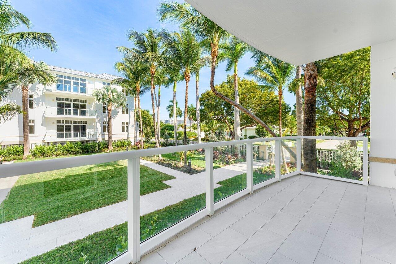 Image 2: 026-184LakeDrive-4102-PalmBeachShores-FL