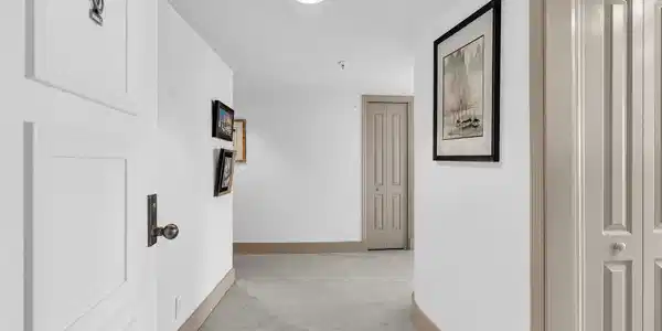Image 2: Wide hallway entrance
