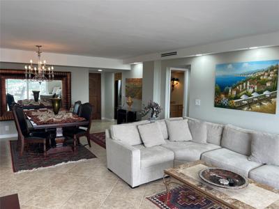 427 Golden Isles Dr