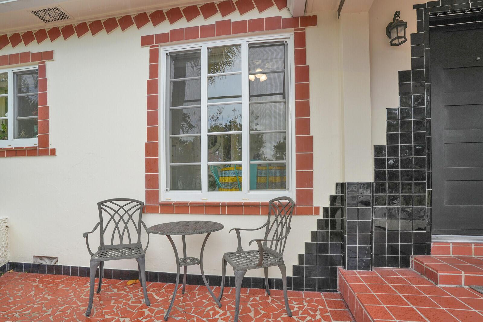 Image 2: Exterior