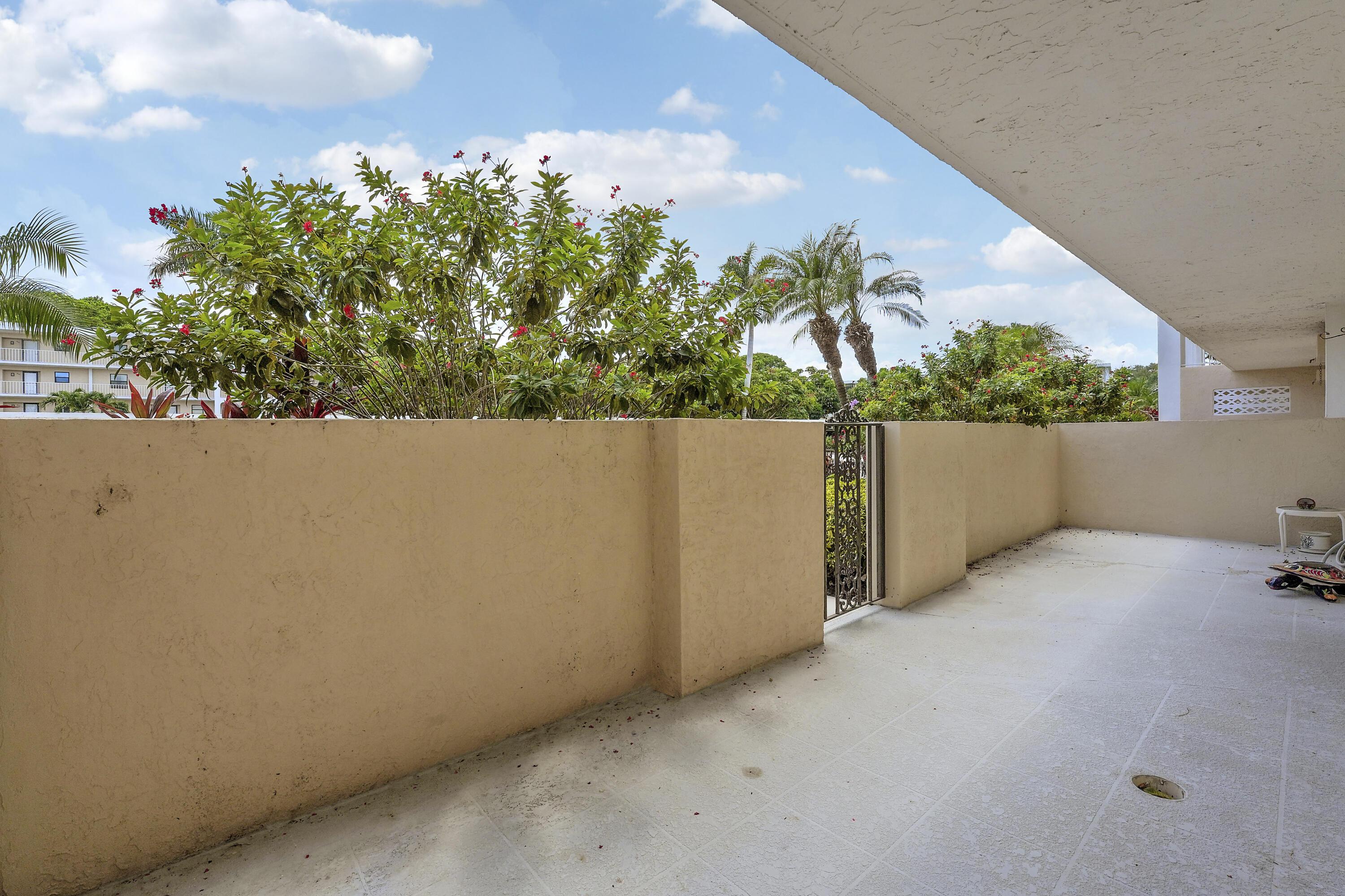 Image 3: House-23